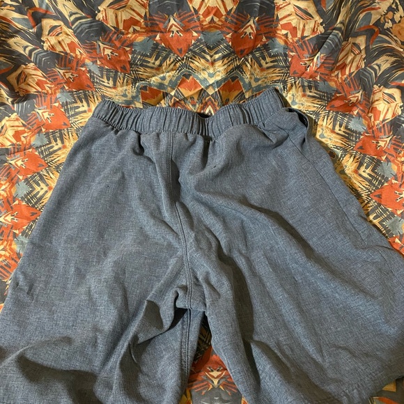 Hurley Charcoal Casual Shorts branding mint condition no pealing or cracking - Picture 2 of 5